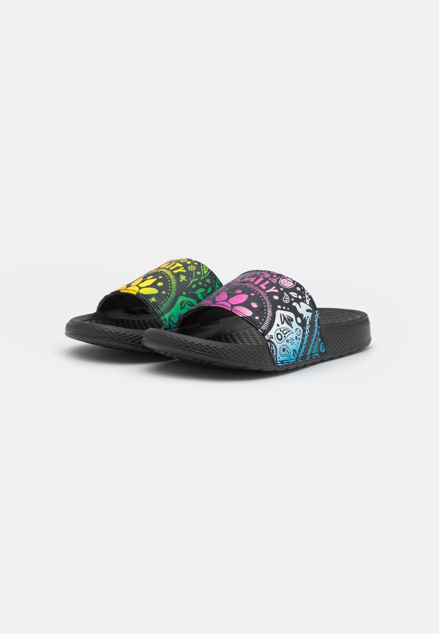 Black Converse All Star Slide Pride | A50107K